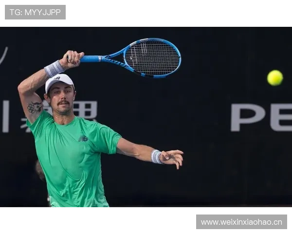 乔丹·汤普森今天又把普通网球都秒成了街头打架现场